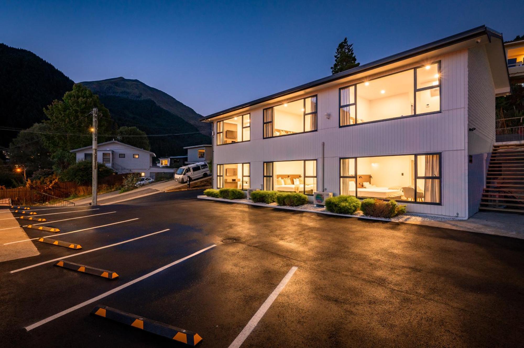 Luxe Suites & Apartments Queenstown Zewnętrze zdjęcie